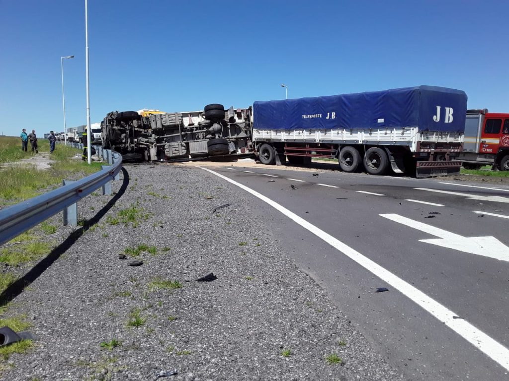 Fatal accidente en cruce de rutas 33 y 60 (Cinco Hermanas)