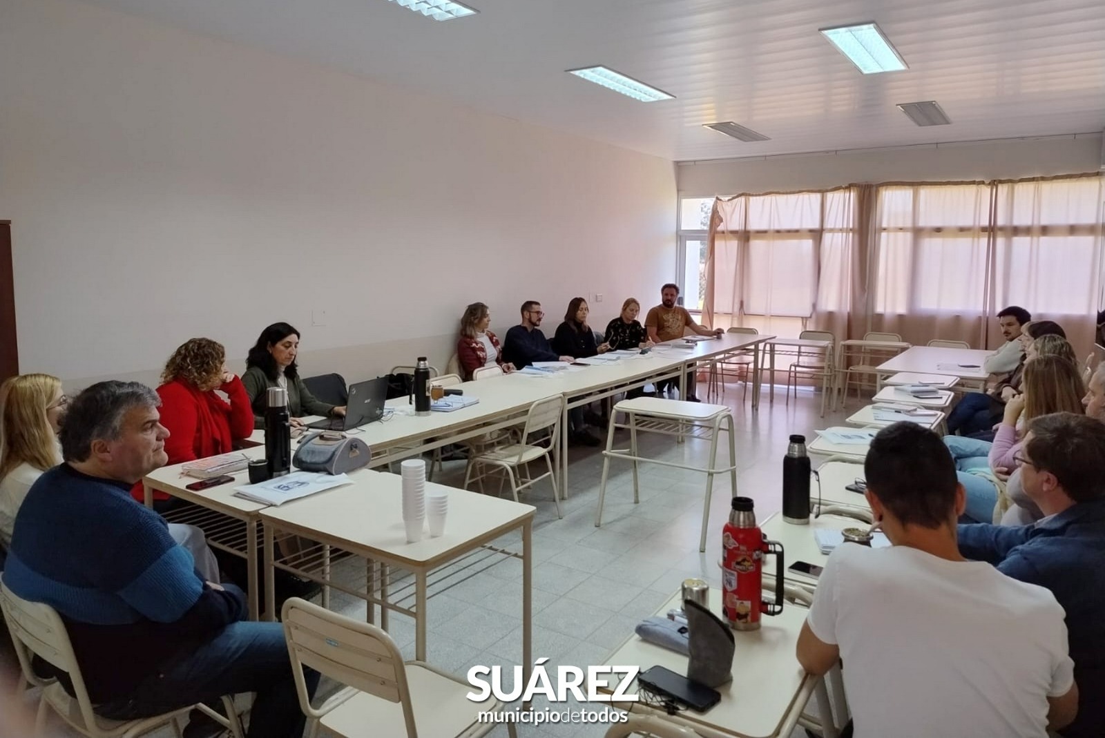 Reunión del Consejo Provincial de Educación y Trabajo en Coronel Suárez